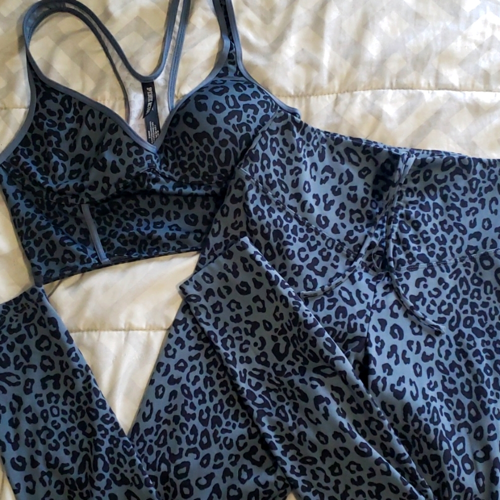 Victoria's Secret Pink BRA and LEGGINGS Outfit